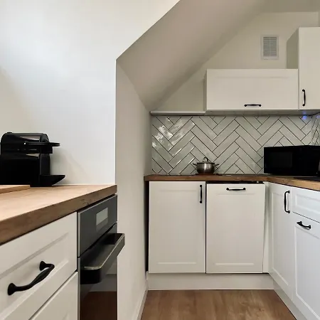 Dana Browna Jelenia Góra